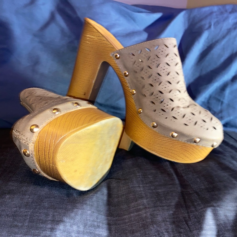 Stylish Beige Platform Heels